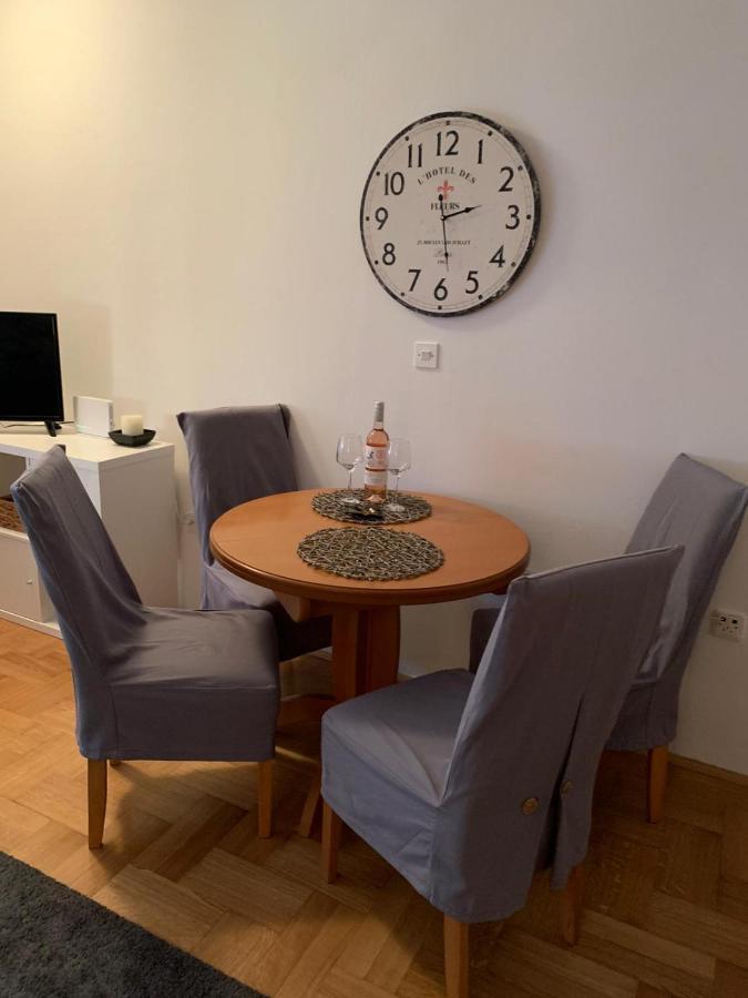 Sarmantni Malecka 2 Apartment
