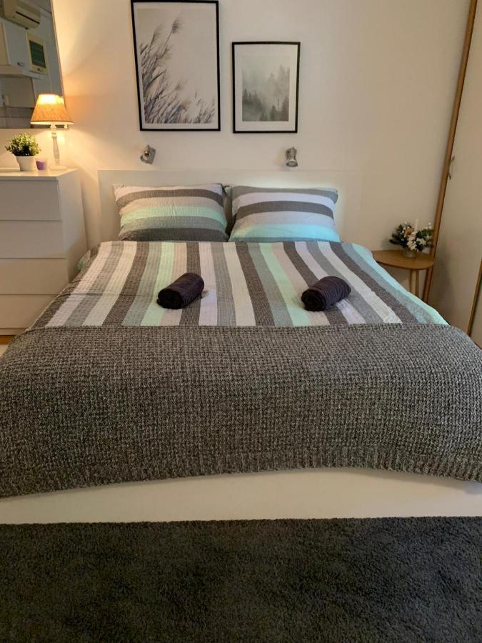 Apartment Sarmantni Malecka 2 *